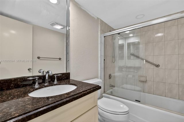 4015 W Palm Aire Dr 502, Pompano Beach, FL 33069
