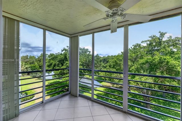 4015 W Palm Aire Dr 502, Pompano Beach, FL 33069