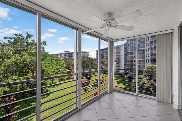 4015 W Palm Aire Dr 502, Pompano Beach, FL 33069