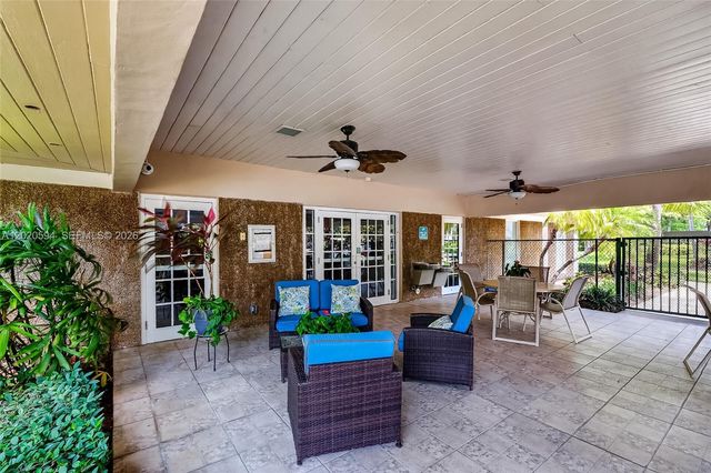 4015 W Palm Aire Dr 502, Pompano Beach, FL 33069