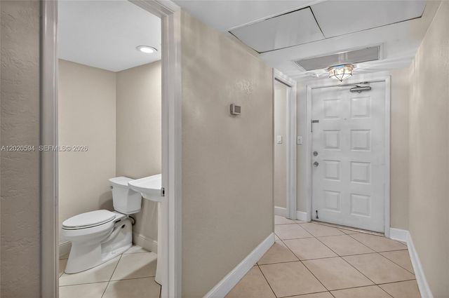4015 W Palm Aire Dr 502, Pompano Beach, FL 33069