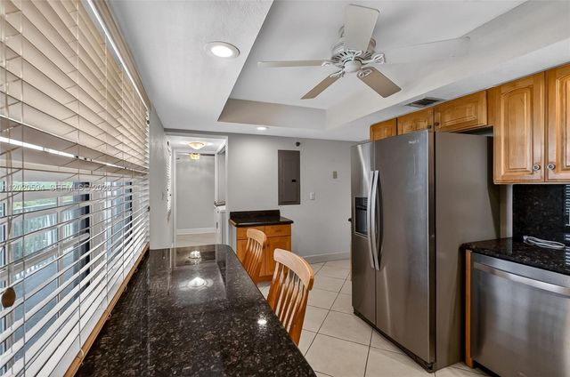 4015 W Palm Aire Dr 502, Pompano Beach, FL 33069