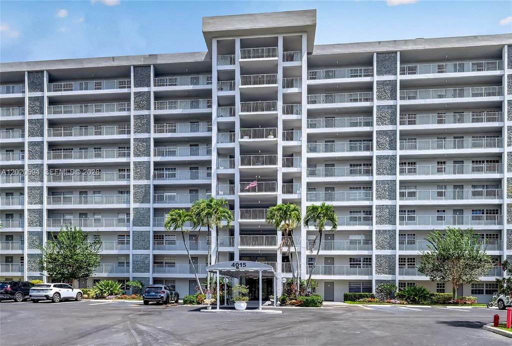 4015 W Palm Aire Dr 502, Pompano Beach, FL 33069