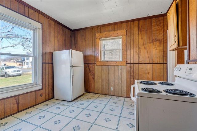 E 228 Beech ST, Covington, VA 24426