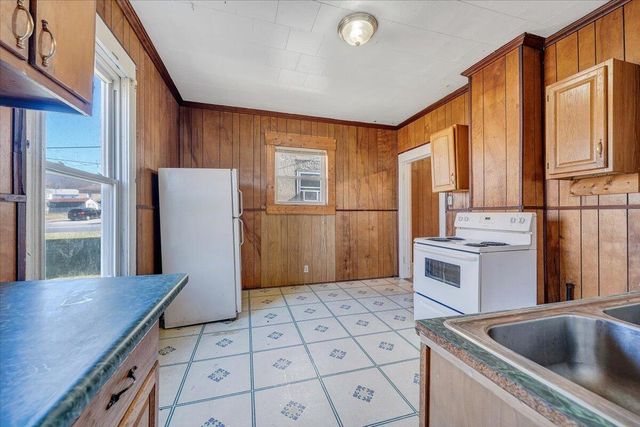 E 228 Beech ST, Covington, VA 24426