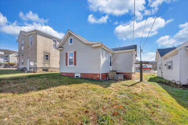 E 228 Beech ST, Covington, VA 24426