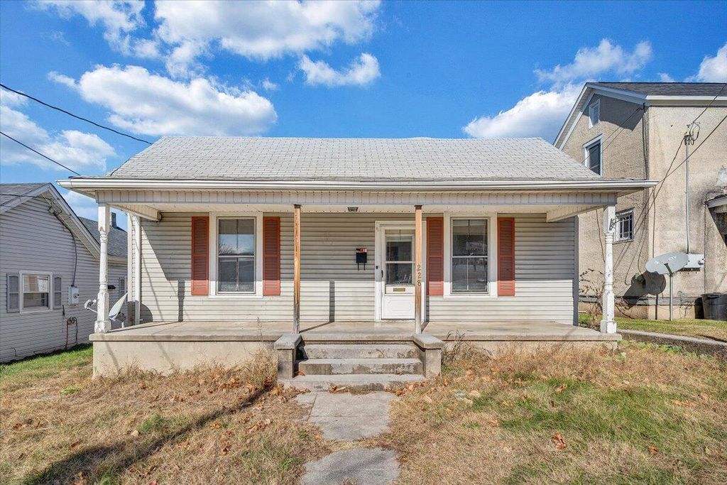E 228 Beech ST, Covington, VA 24426