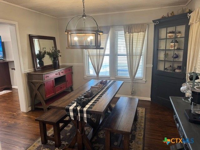 1011 E Main Street, Cuero, TX 77954