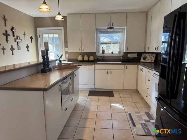 1011 E Main Street, Cuero, TX 77954