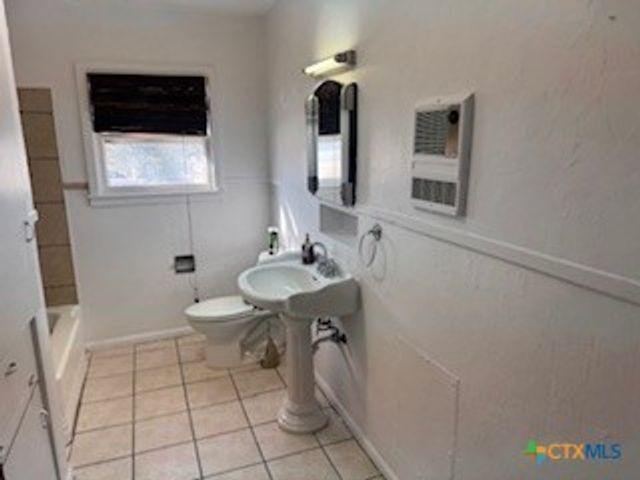 1011 E Main Street, Cuero, TX 77954