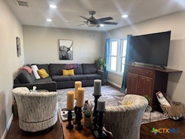 1011 E Main Street, Cuero, TX 77954