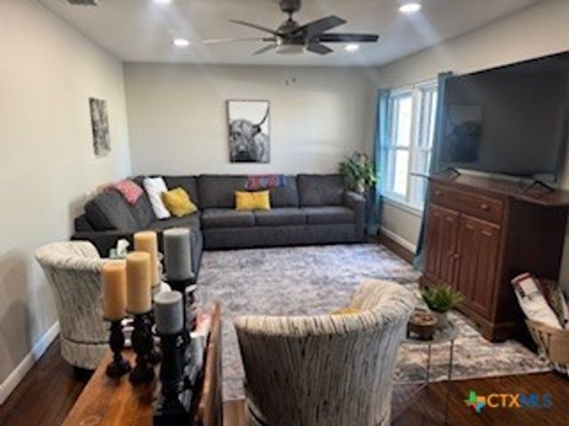 1011 E Main Street, Cuero, TX 77954