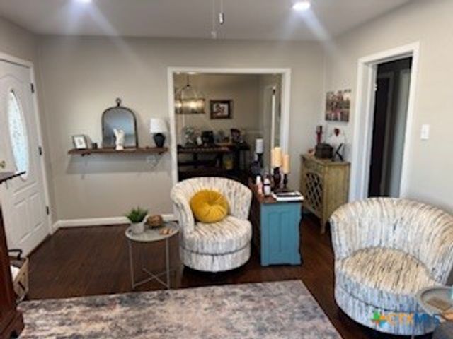 1011 E Main Street, Cuero, TX 77954