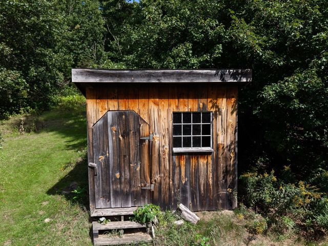 152 Pierce Rd, West Brookfield, MA 01585