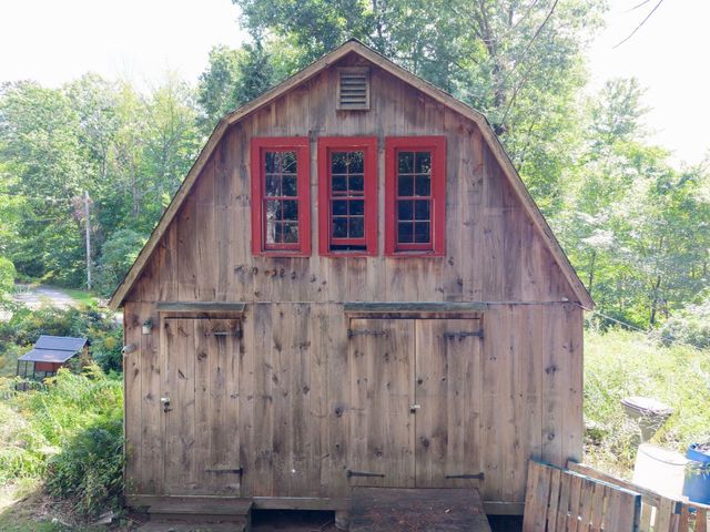 152 Pierce Rd, West Brookfield, MA 01585