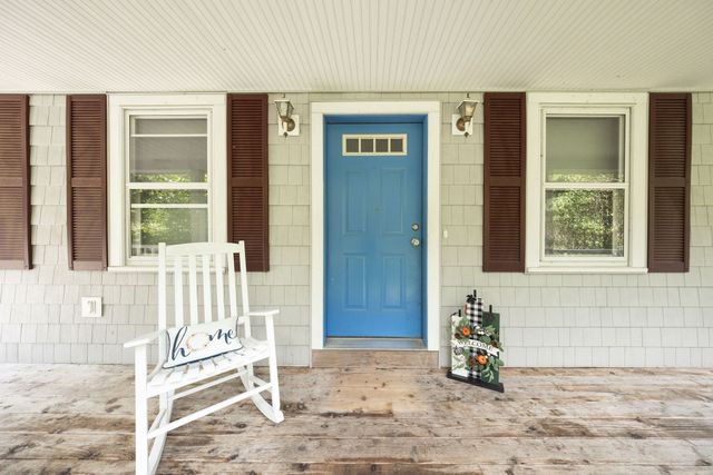 152 Pierce Rd, West Brookfield, MA 01585
