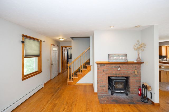 152 Pierce Rd, West Brookfield, MA 01585