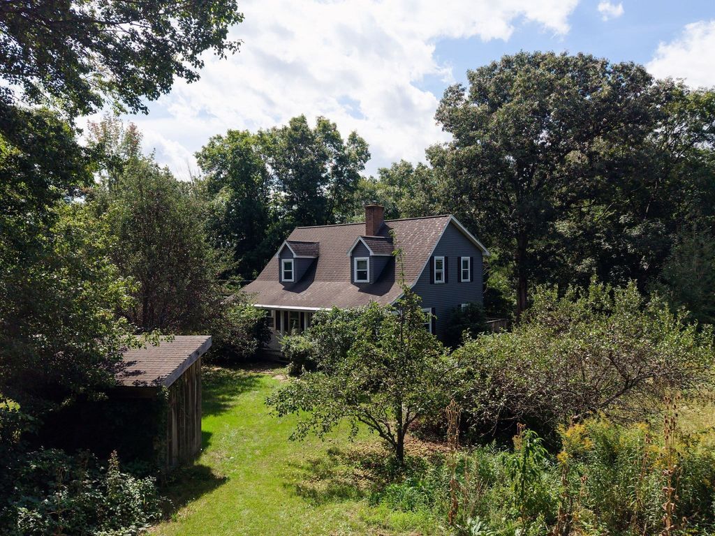 152 Pierce Rd, West Brookfield, MA 01585