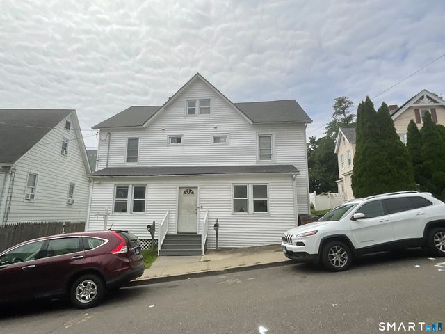 16 Greenwood Hill Street, Stamford, CT 06902