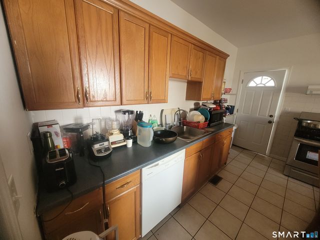 16 Greenwood Hill Street, Stamford, CT 06902