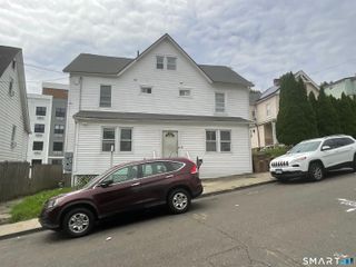 16 Greenwood Hill Street, Stamford, CT 06902
