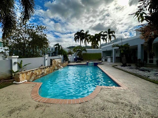 VIA PINTADA HACIENDA SAN JOSE, URB. LA ESTANCIA 140, Caguas, PR 00727