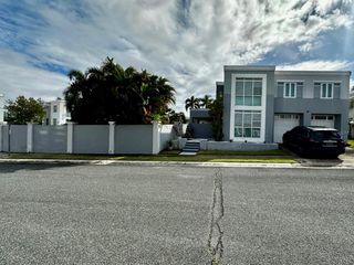 VIA PINTADA HACIENDA SAN JOSE, URB. LA ESTANCIA 140, Caguas, PR 00727