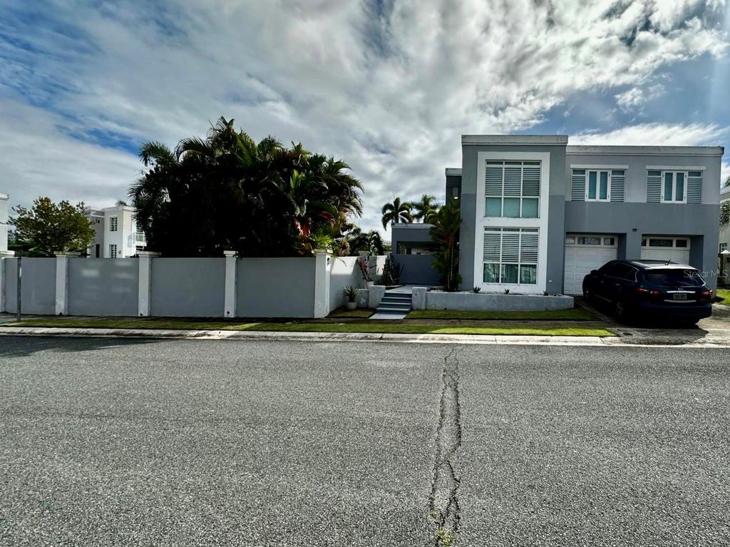 VIA PINTADA HACIENDA SAN JOSE, URB. LA ESTANCIA 140, Caguas, PR 00727