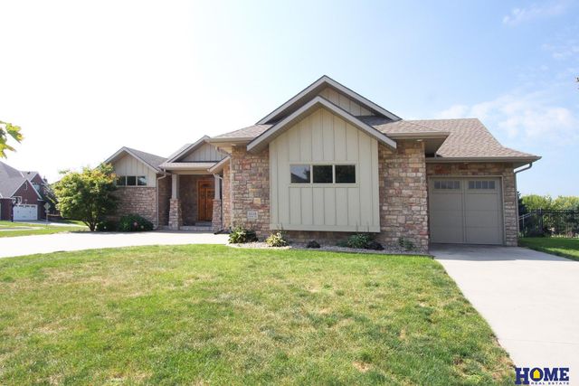 5335 Troon Drive, Lincoln, NE 68526