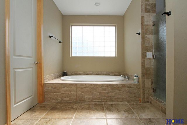 5335 Troon Drive, Lincoln, NE 68526