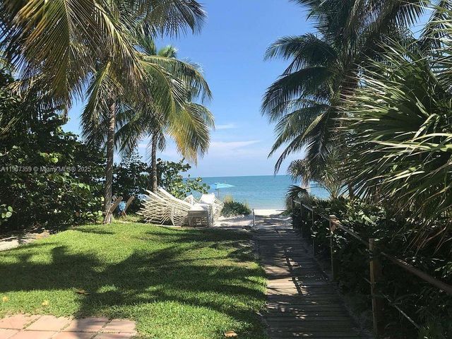 881 Ocean Dr TH11, Key Biscayne, FL 33149