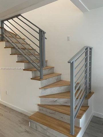 881 Ocean Dr TH11, Key Biscayne, FL 33149