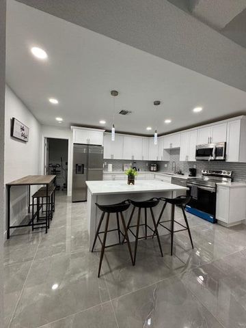 632 Las Palmas Park, Boynton Beach, FL 33435