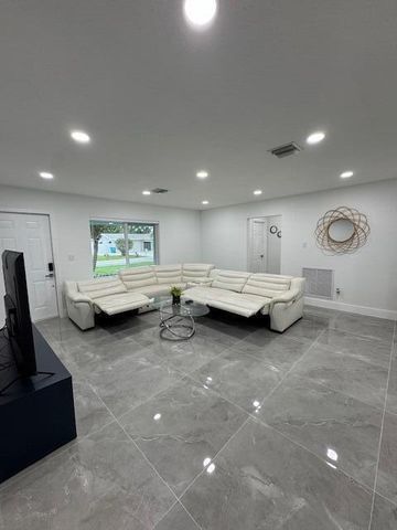 632 Las Palmas Park, Boynton Beach, FL 33435