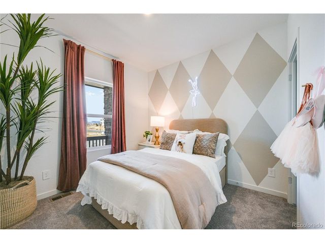 1662 Drumming Dr, Windsor, CO 80550