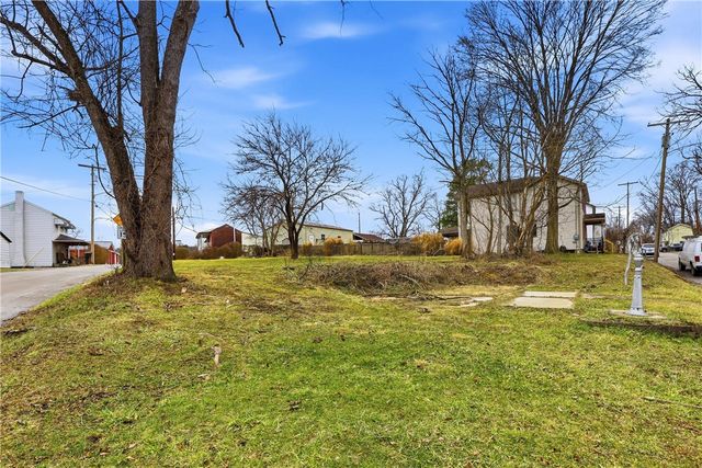 811 Wall St, North Fayette, PA 15057