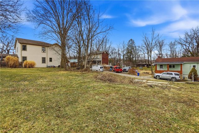 811 Wall St, North Fayette, PA 15057