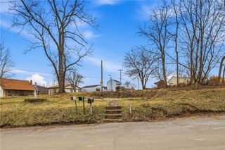 811 Wall St, North Fayette, PA 15057