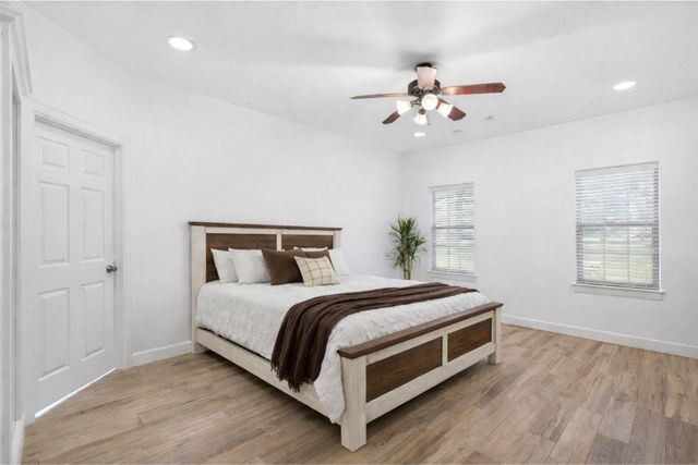 20407 Deer Run Road, Damon, TX 77430