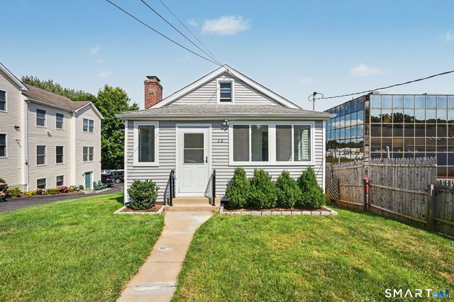 15 Whitmore Lane, Stamford, CT 06902