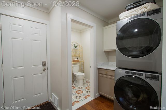 7685 Metz Drive, Shelby Charter Township, MI 48316