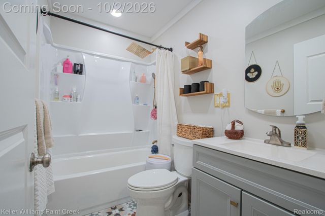 7685 Metz Drive, Shelby Charter Township, MI 48316
