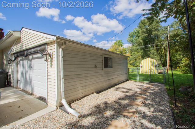 7685 Metz Drive, Shelby Charter Township, MI 48316