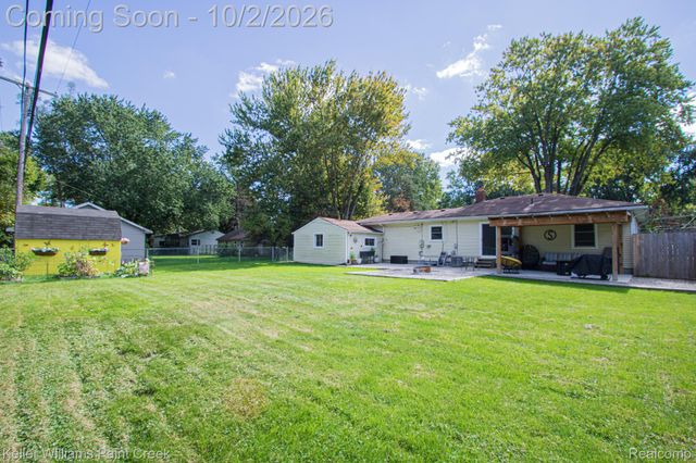 7685 Metz Drive, Shelby Charter Township, MI 48316