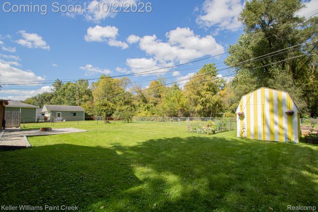 7685 Metz Drive, Shelby Charter Township, MI 48316