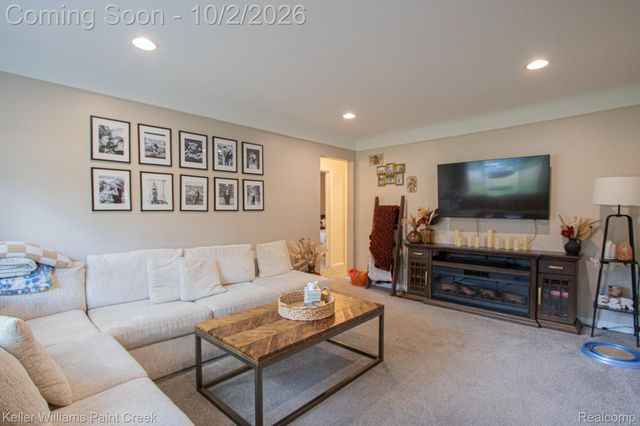 7685 Metz Drive, Shelby Charter Township, MI 48316