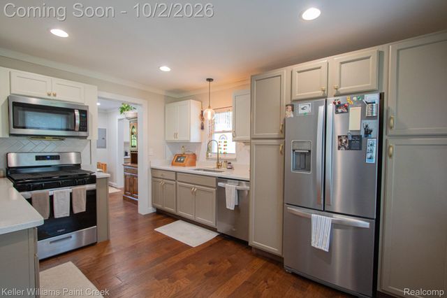 7685 Metz Drive, Shelby Charter Township, MI 48316