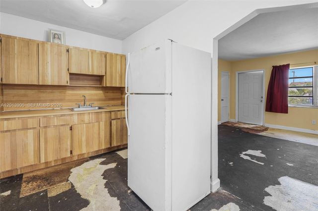 351 E 14th Street, Hialeah, FL 33010