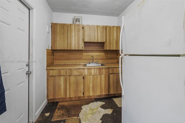351 E 14th Street, Hialeah, FL 33010
