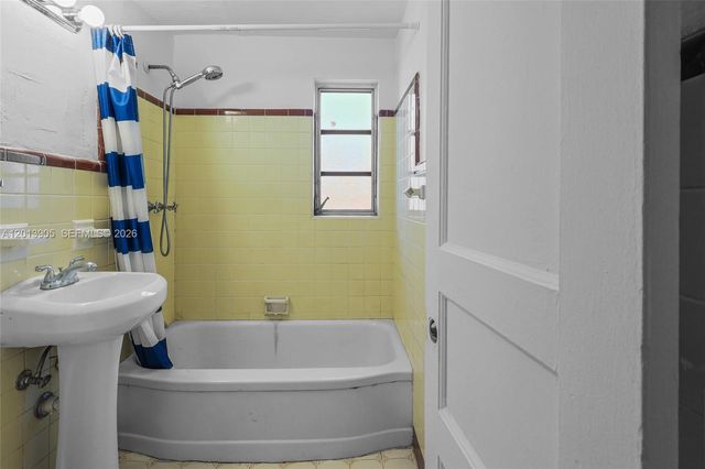 351 E 14th Street, Hialeah, FL 33010